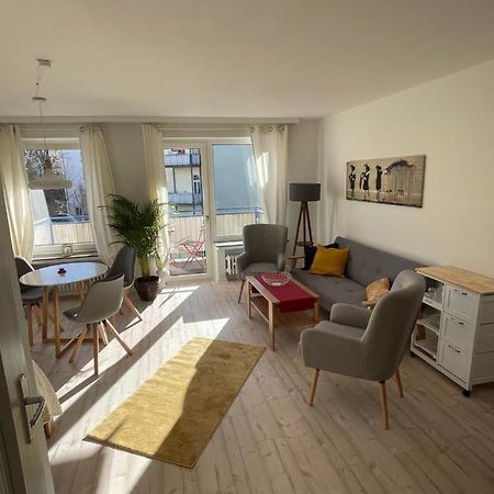 Ruhige Wohnung Mit Parkplatz, Charmantes Viertel Kassel Exteriör bild