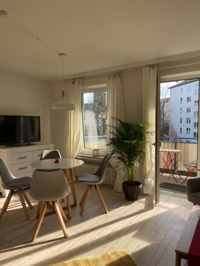 Ruhige Wohnung Mit Parkplatz, Charmantes Viertel Kassel Exteriör bild
